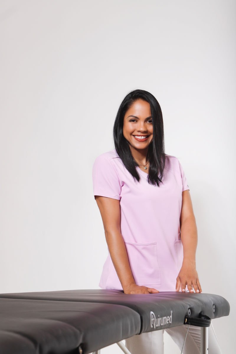 Lorena Riga Monfort, fotografo de Marca Personal en Madrid. Dondyk+Riga estudio creativo. en esta foto: Rosita masajista a domicilio