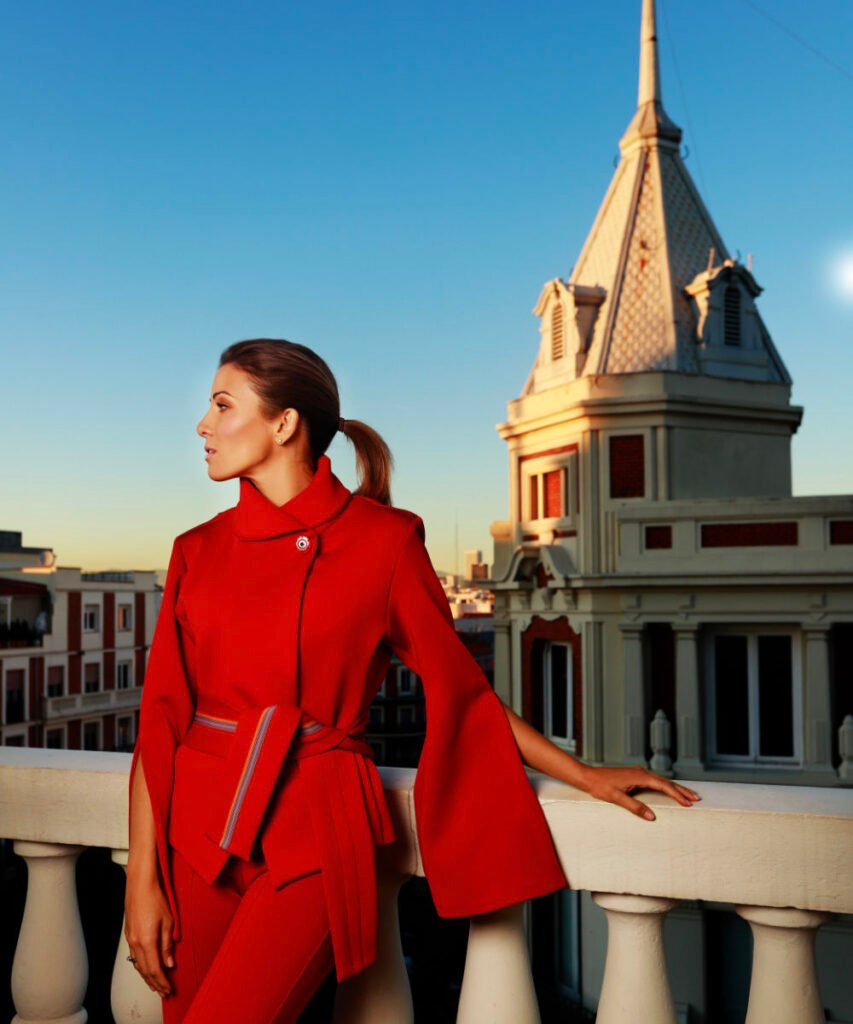 Marca personal en Madrid.Lorena Riga es fotógrafo profesional especializada en retratos. En esta foto: Virginia Troconis en una sesión en el hotel Wellington Madrid para la revista HOLA digital